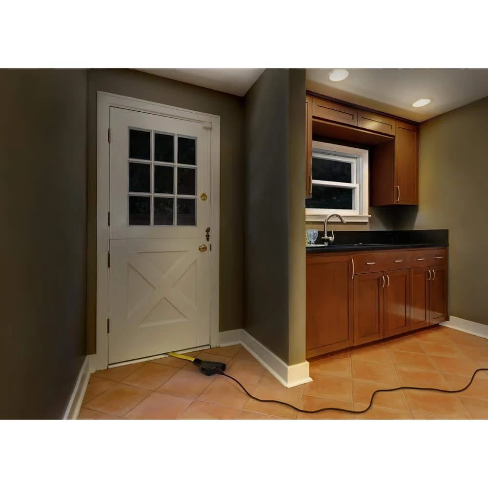 Champion Power Equipment 25 ft. 30 Amp 125-Volt Fan-Style Flat Generator Extension Cord 9 Champion Power Equipment 25 ft. 30 Amp 125-Volt Fan-Style Flat Generator Extension Cord - Image 7